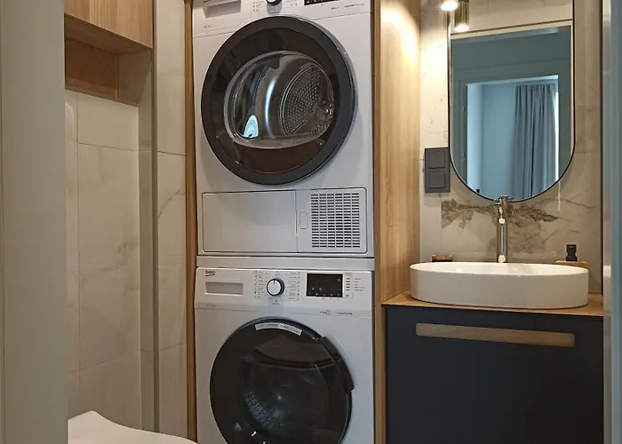 With An Impressive Terrace On The Roof Of The House - Private Free Car Parking Apartment