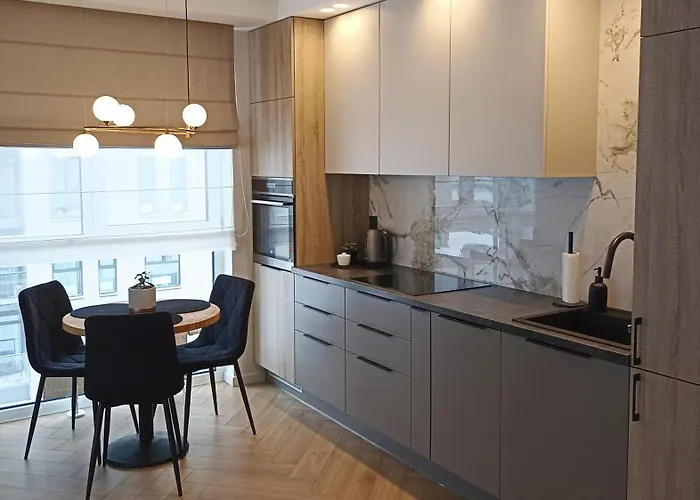 Апартаменти With An Impressive Terrace On The Roof Of The House - Private Free Car Parking *