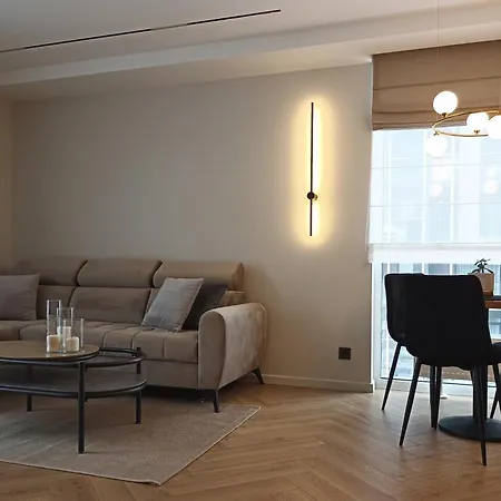 Apartment With An Impressive Terrace On The Roof Of The House - Private Free Car Parking *