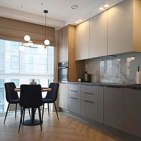 Apartment With An Impressive Terrace On The Roof Of The House - Private Free Car Parking *